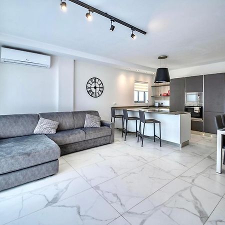 Seaside Luxury Apartment St. Paul's Bay Bagian luar foto