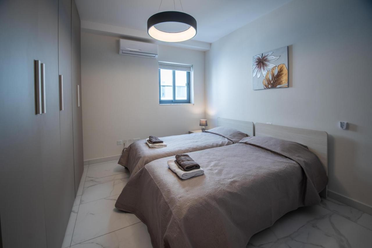 Seaside Luxury Apartment St. Paul's Bay Bagian luar foto